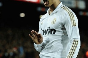 开云-C罗回归赛场，回归赛场首场状态亮眼，巴塞罗那观众沸腾！的简单介绍