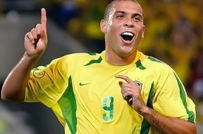 开云-德罗巴连续七场比赛得分超过出色防守，G2挑战极限！的简单介绍