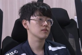 开云体育-关于Scout迎来三赛季高光表现，RNG球迷沸腾！的信息